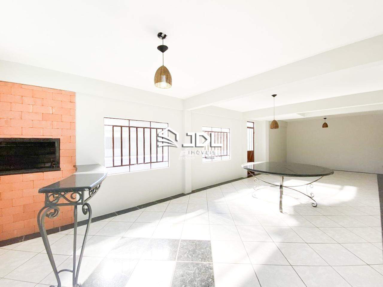 Casa à venda no bairro Escola Agrícola: 