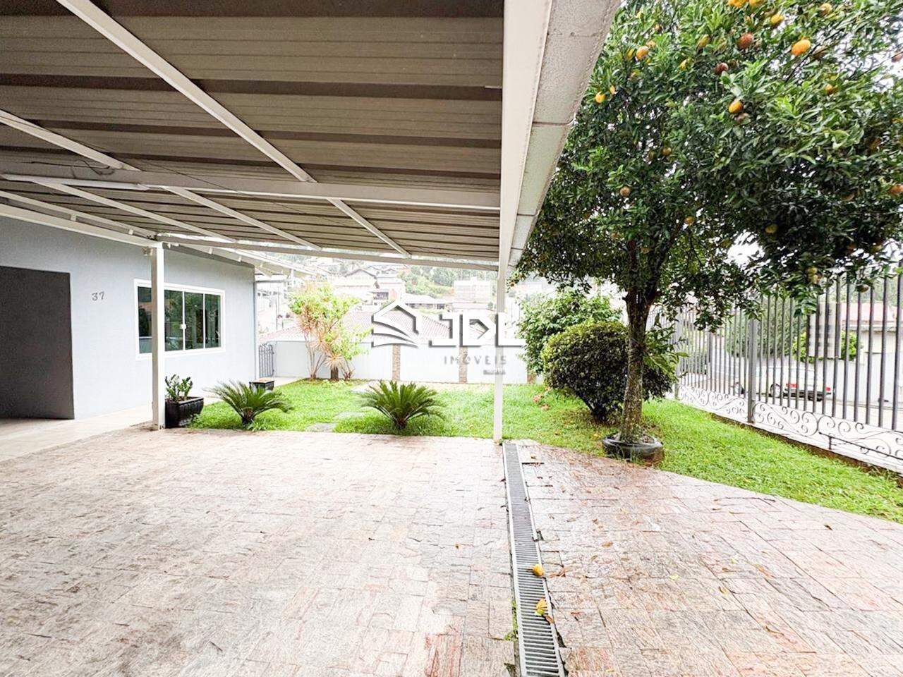 Casa à venda no bairro Escola Agrícola: 