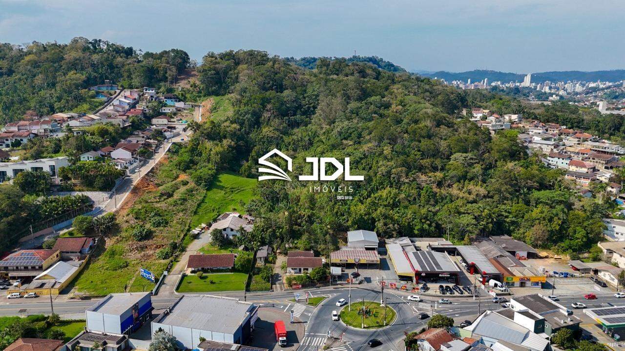 Terreno à venda no bairro Água Verde: