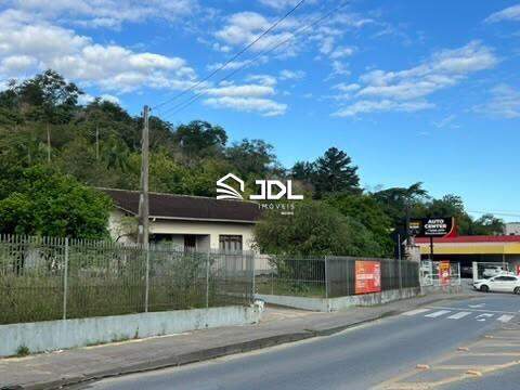 Terreno à venda no bairro Água Verde: