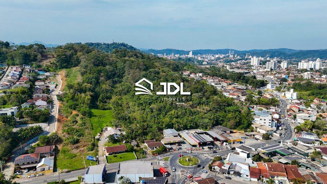 Terreno à venda no bairro Água Verde: