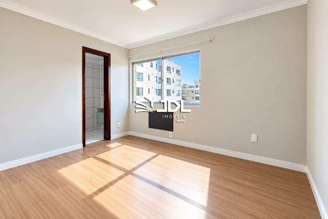 Apartamento à venda no bairro Victor Konder: 