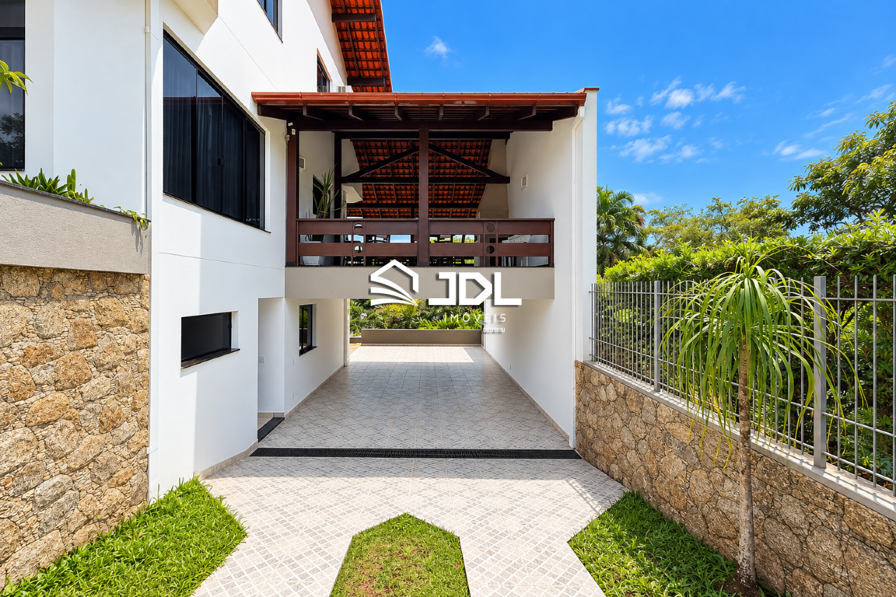 Casa à venda no bairro Velha: