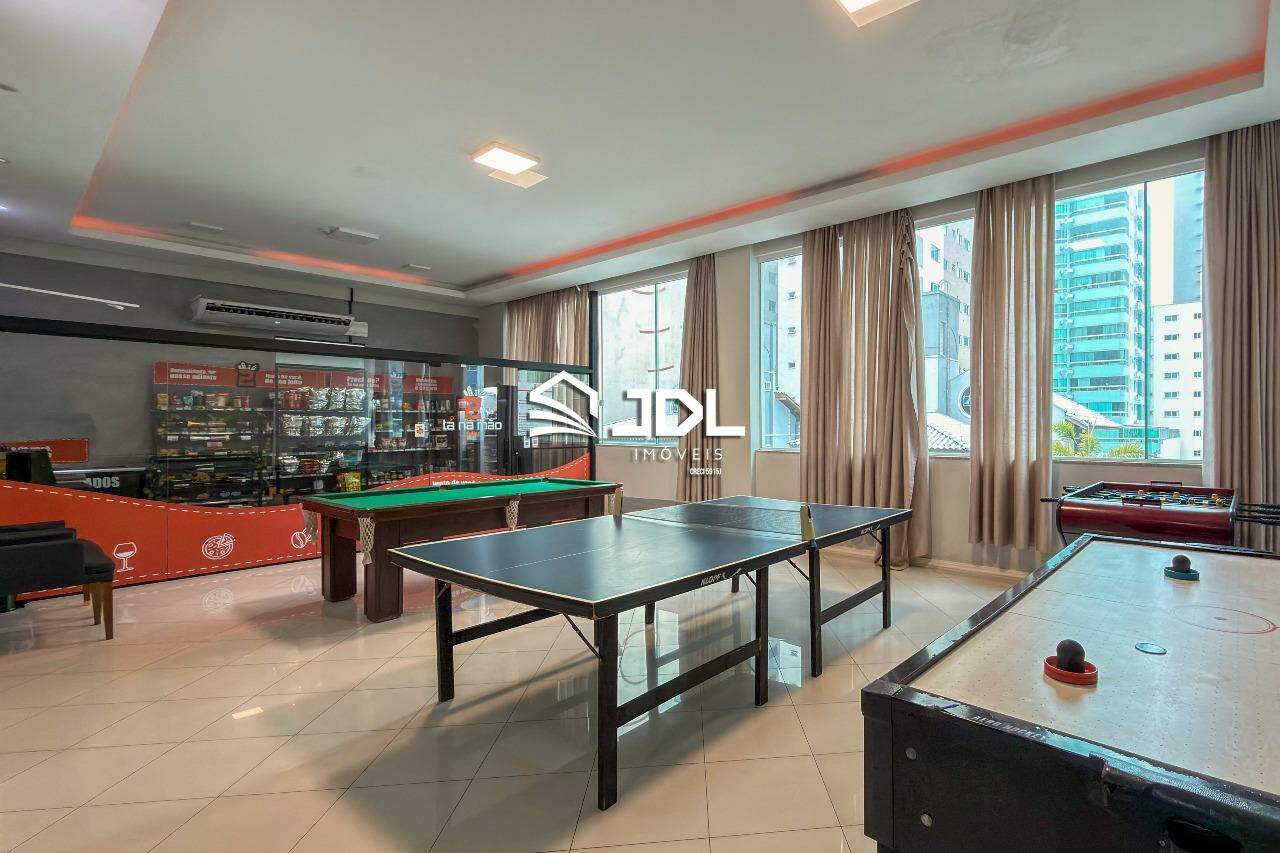 Apartamento à venda no bairro Meia Praia: 