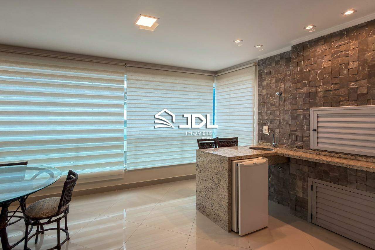 Apartamento à venda no bairro Meia Praia: 