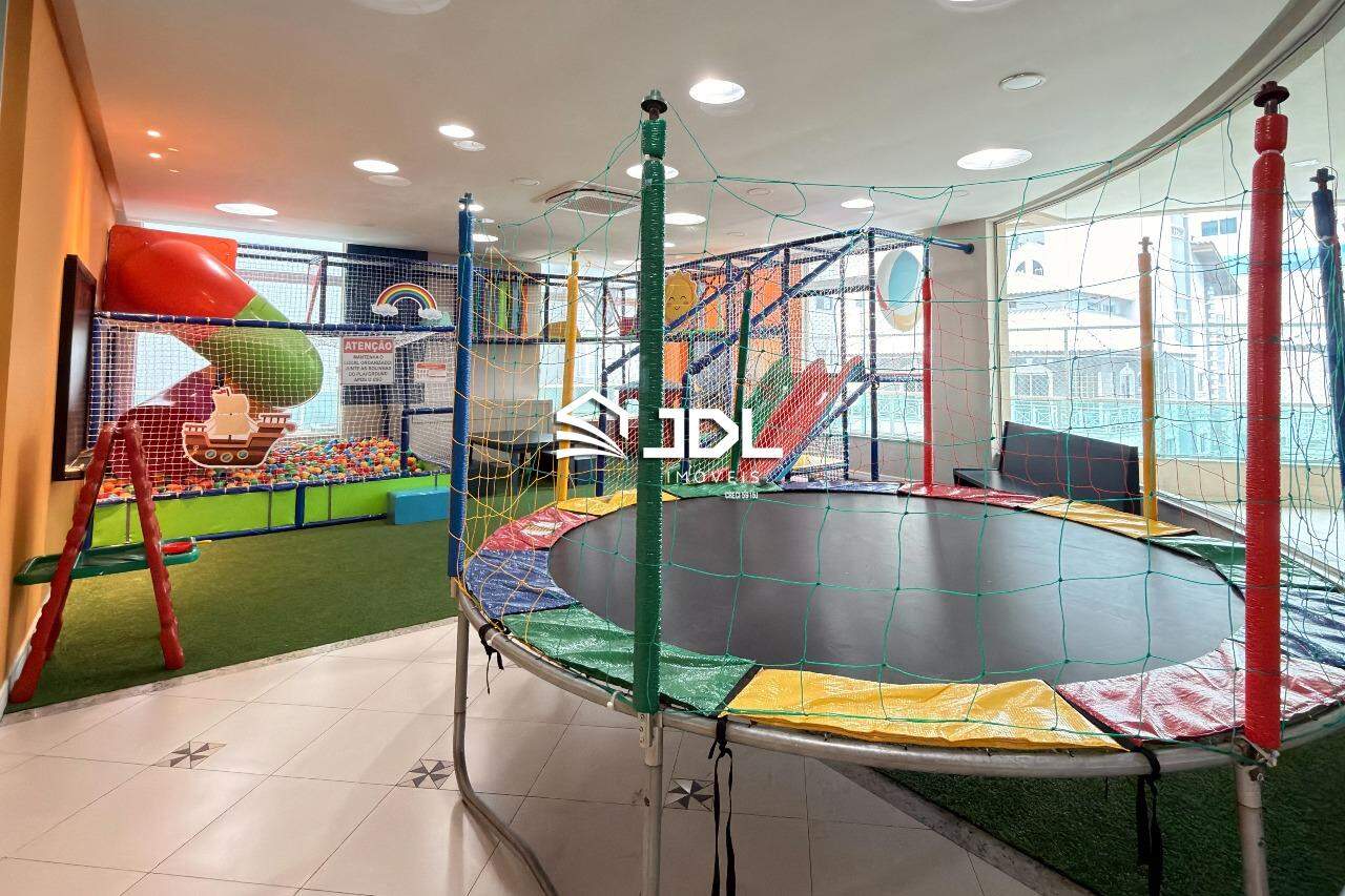 Apartamento à venda no bairro Meia Praia: 