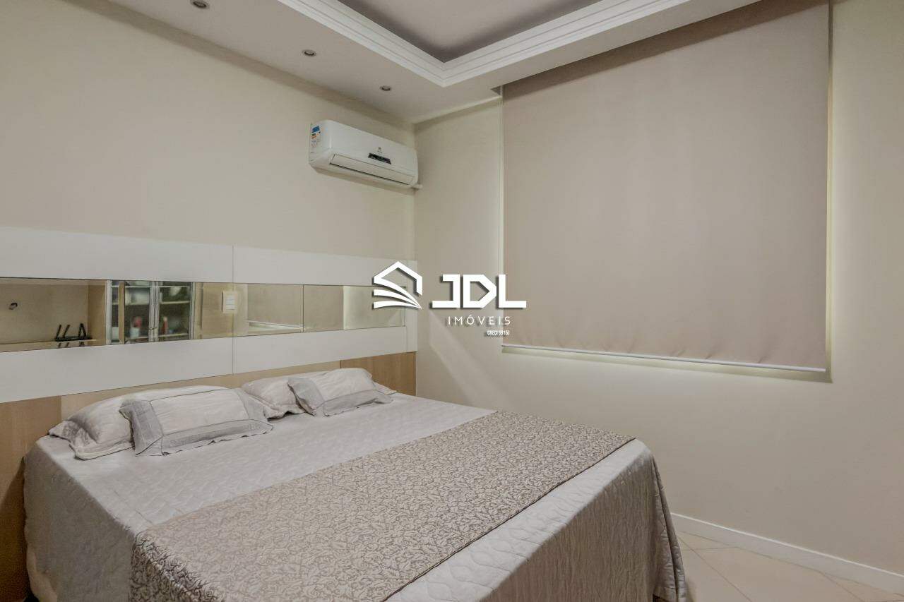 Apartamento à venda no bairro Meia Praia: 
