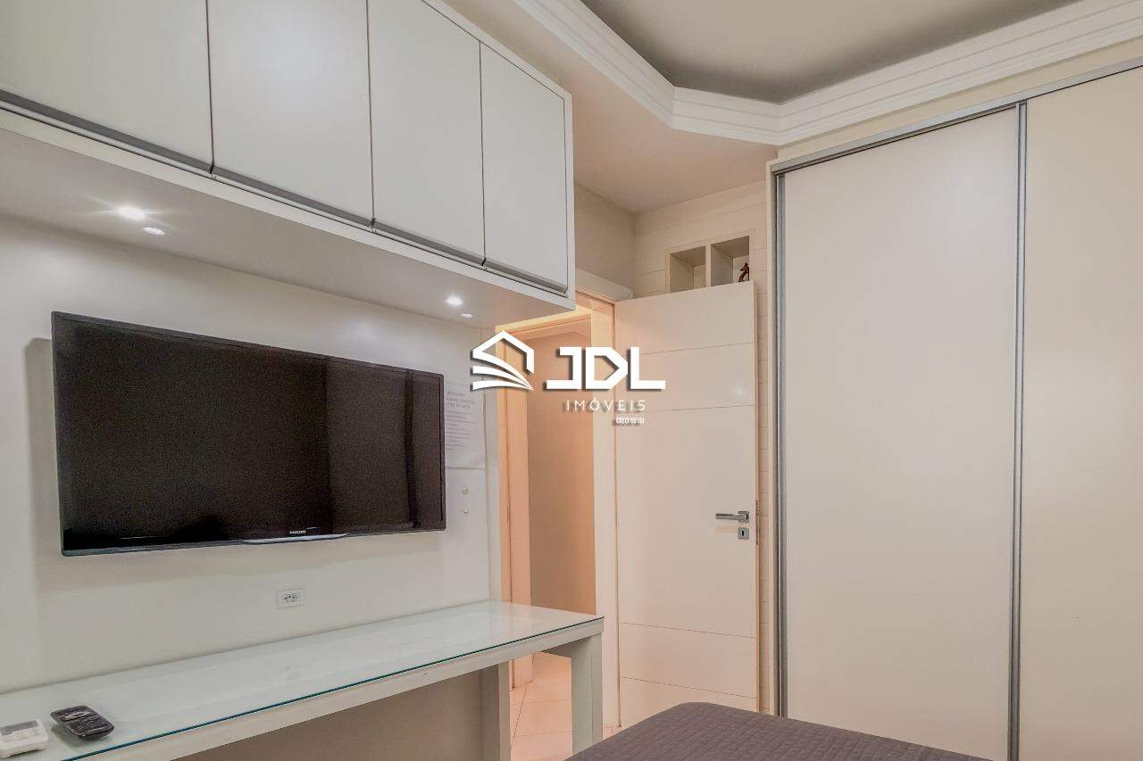 Apartamento à venda no bairro Meia Praia: 