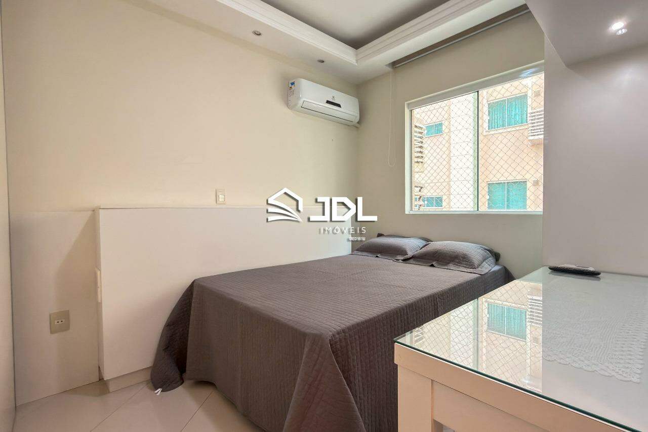 Apartamento à venda no bairro Meia Praia: 