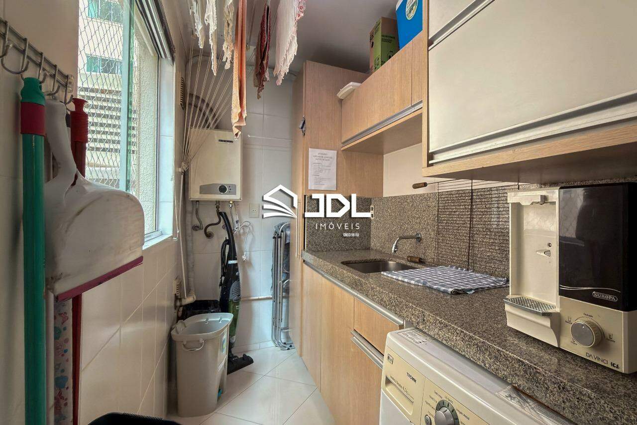 Apartamento à venda no bairro Meia Praia: 