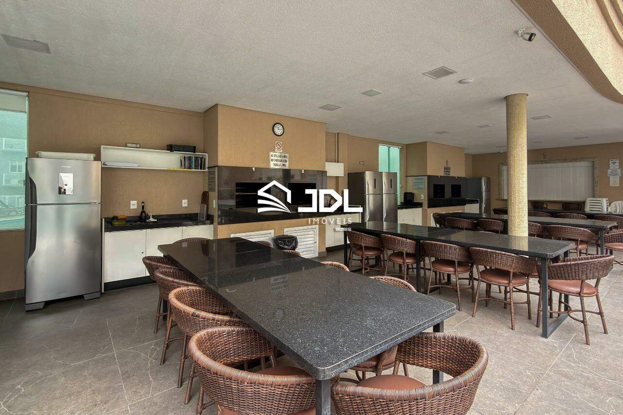 Apartamento à venda no bairro Meia Praia: 