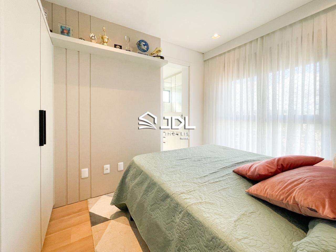 Apartamento à venda no bairro Velha: 