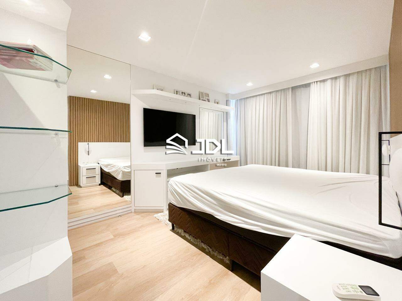 Apartamento à venda no bairro Velha: 