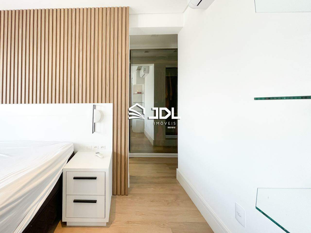 Apartamento à venda no bairro Velha: 
