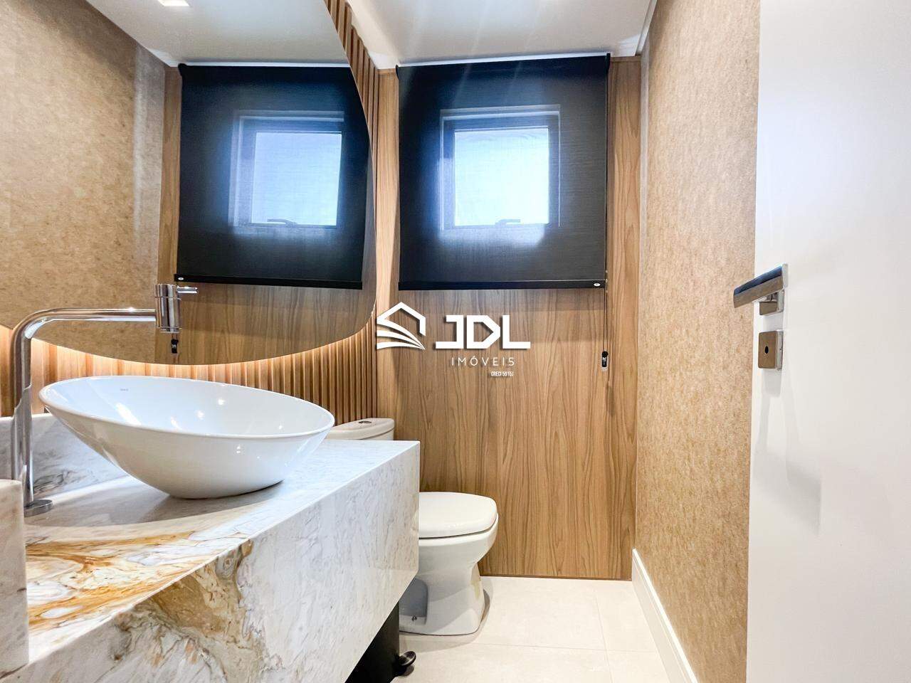 Apartamento à venda no bairro Velha: 