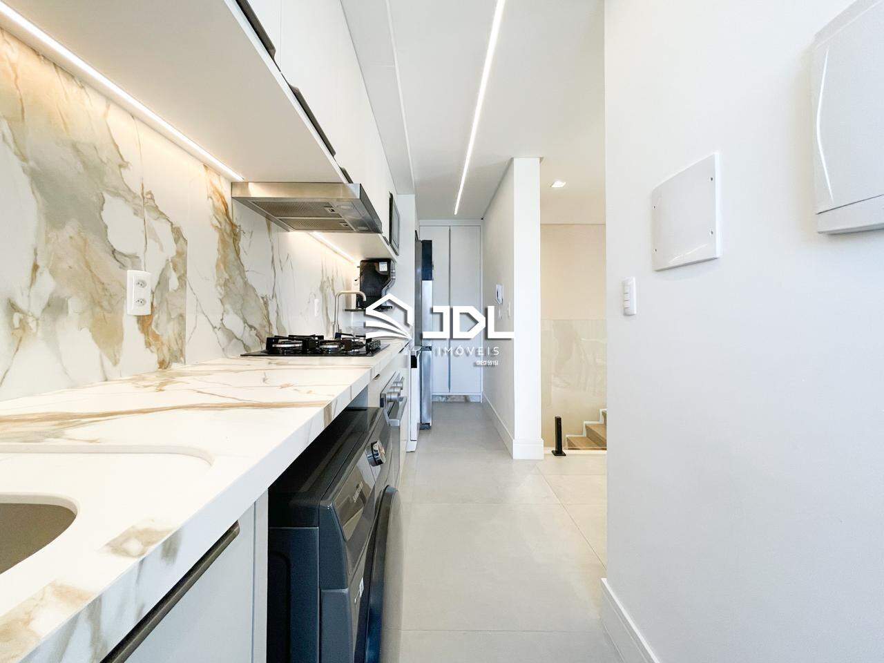 Apartamento à venda no bairro Velha: 