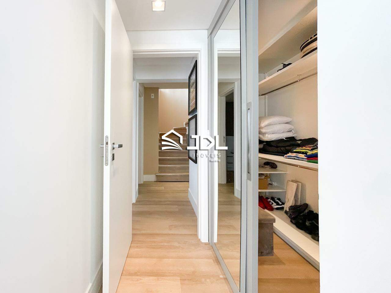 Apartamento à venda no bairro Velha: 
