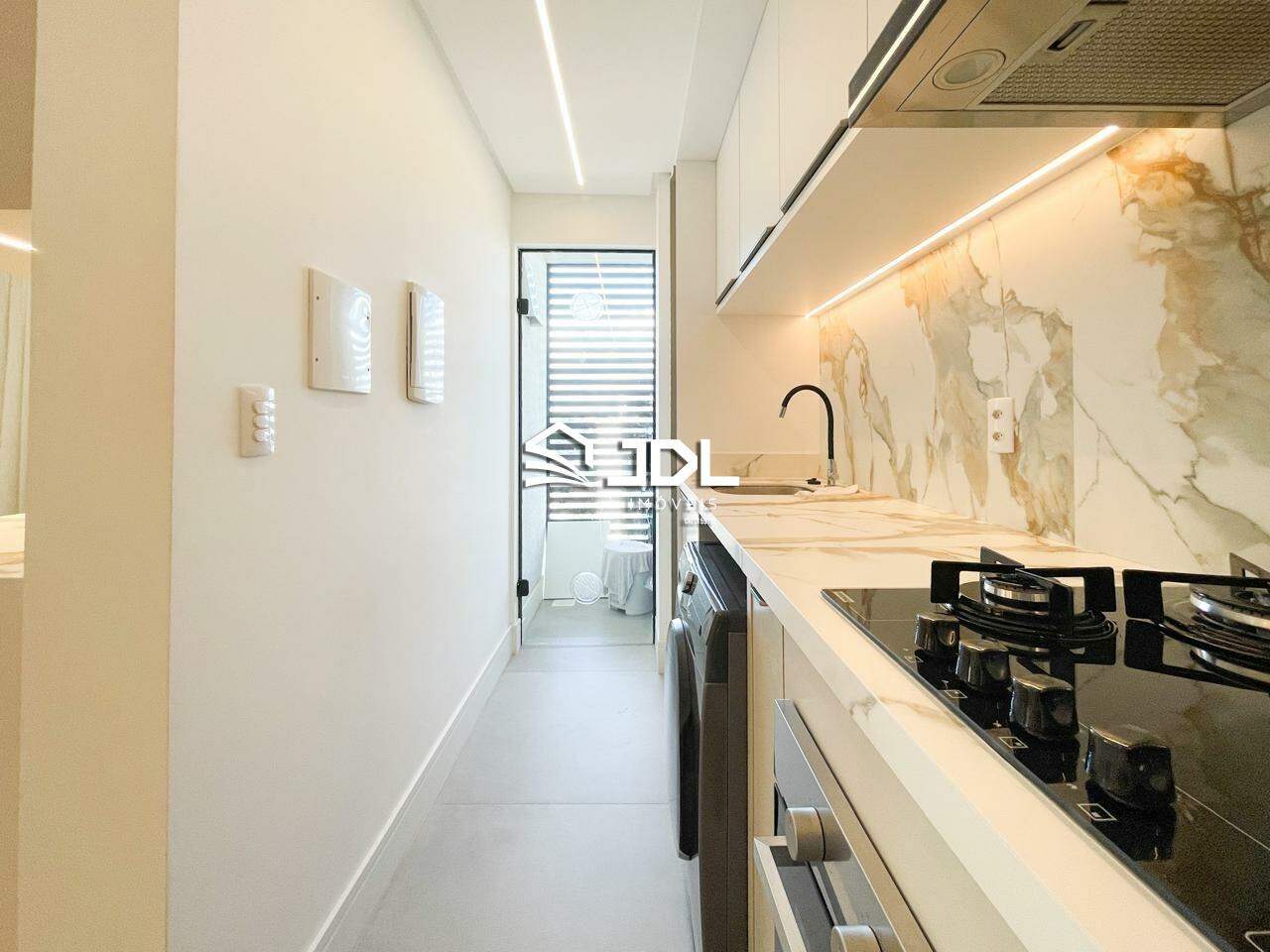Apartamento à venda no bairro Velha: 
