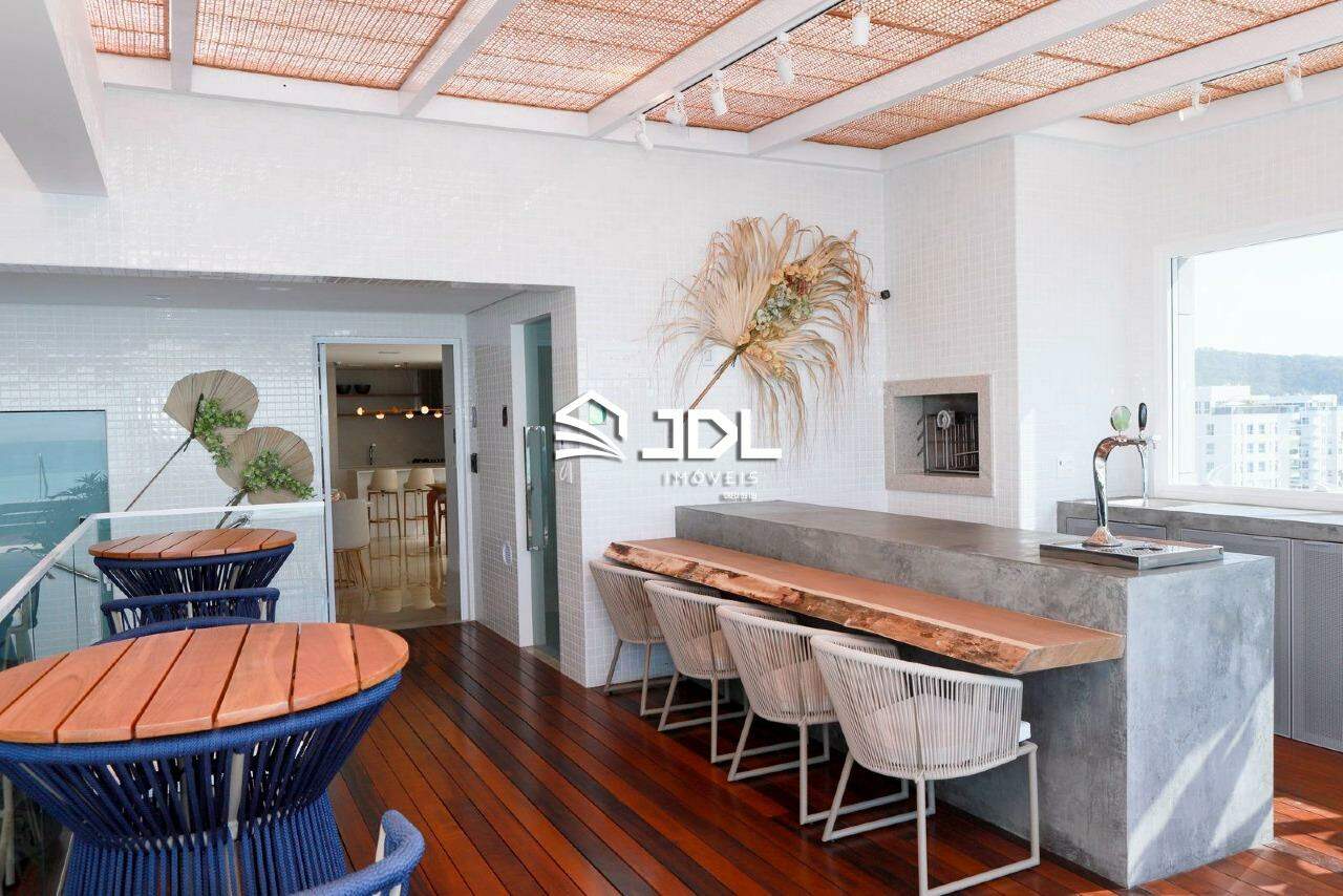Apartamento à venda no bairro Praia Brava: