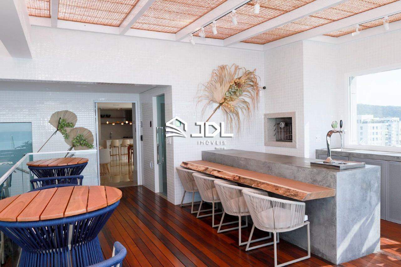 Apartamento à venda no bairro Praia Brava:
