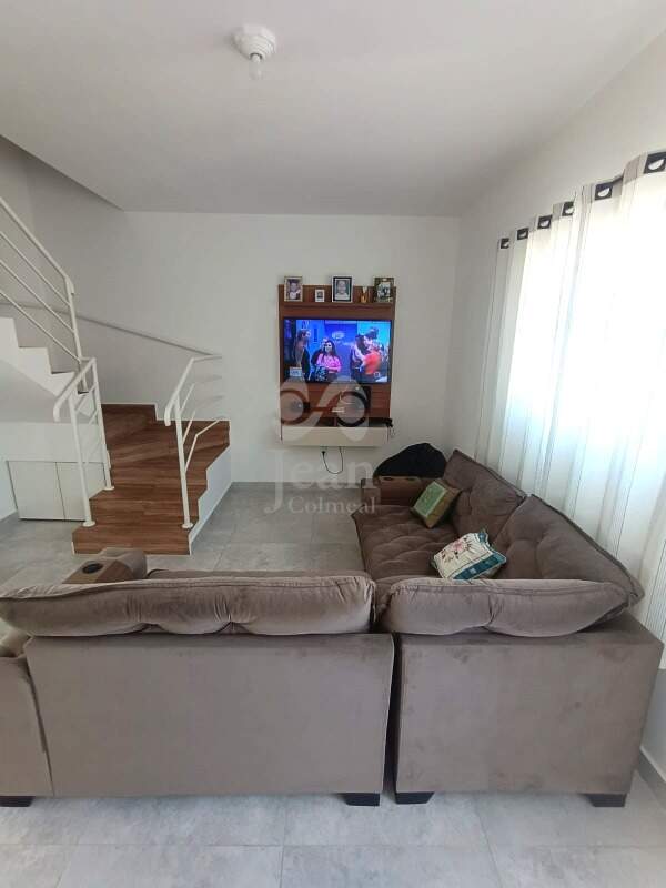 Sobrado à venda no Botujuru: 
