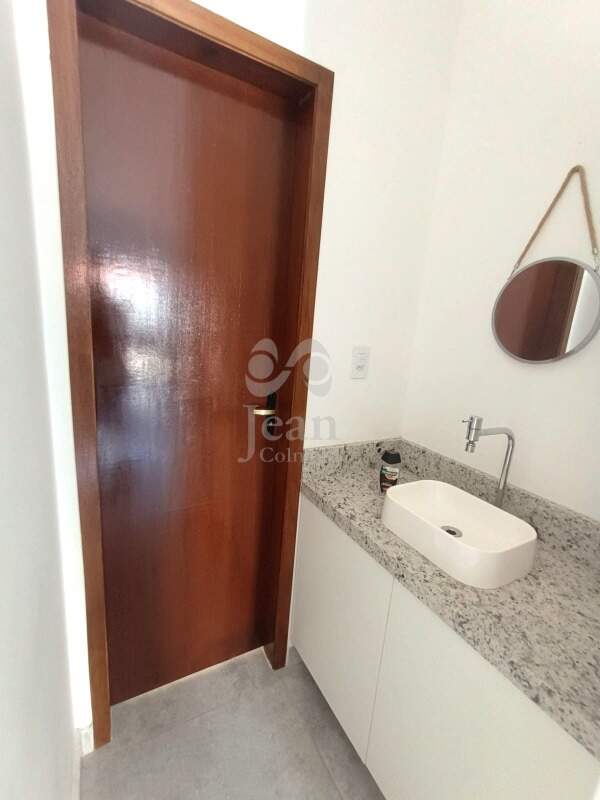 Sobrado à venda no Botujuru: 