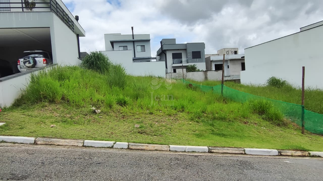 Terreno em Condomínio à venda no Cezar de Souza: 
