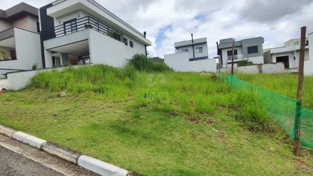 Terreno em Condomínio à venda no Cezar de Souza: 