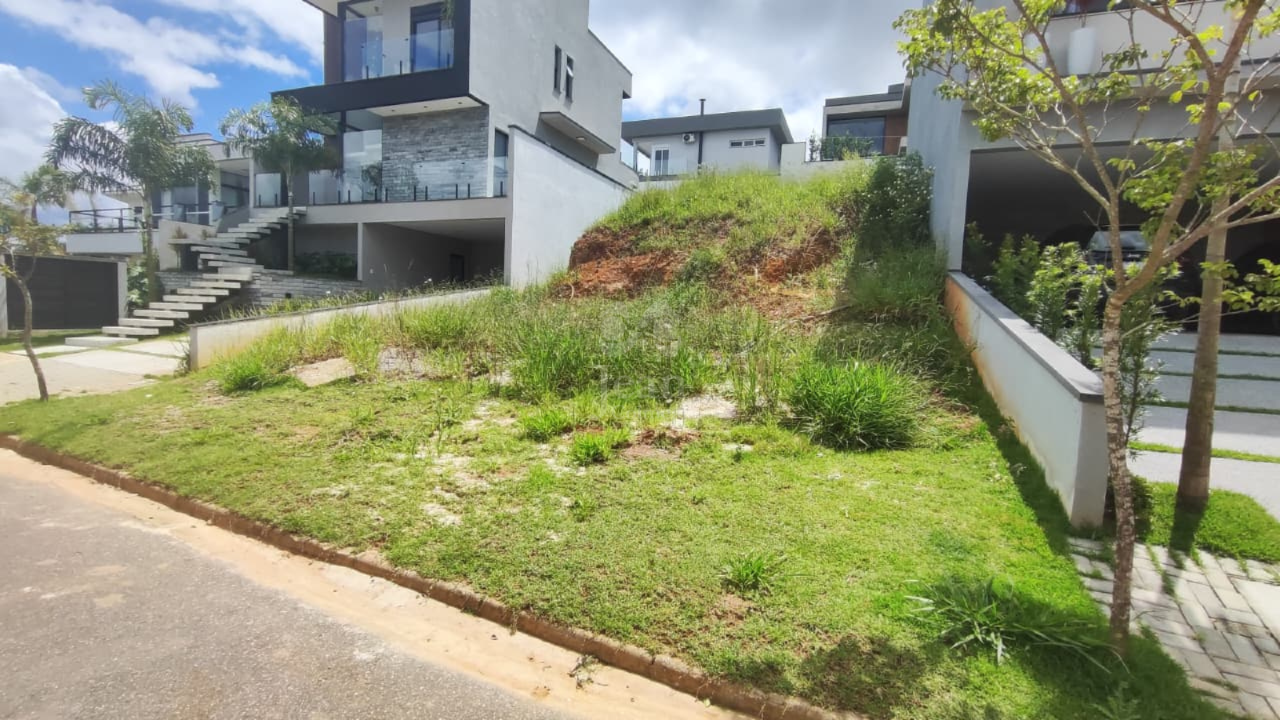 Terreno em Condomínio à venda no Cezar de Souza: 