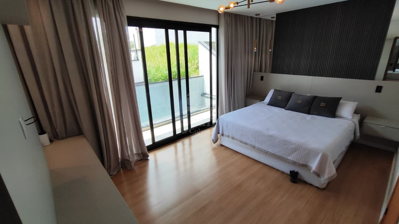 Casa em condomínio à venda no Cezar de Souza: 