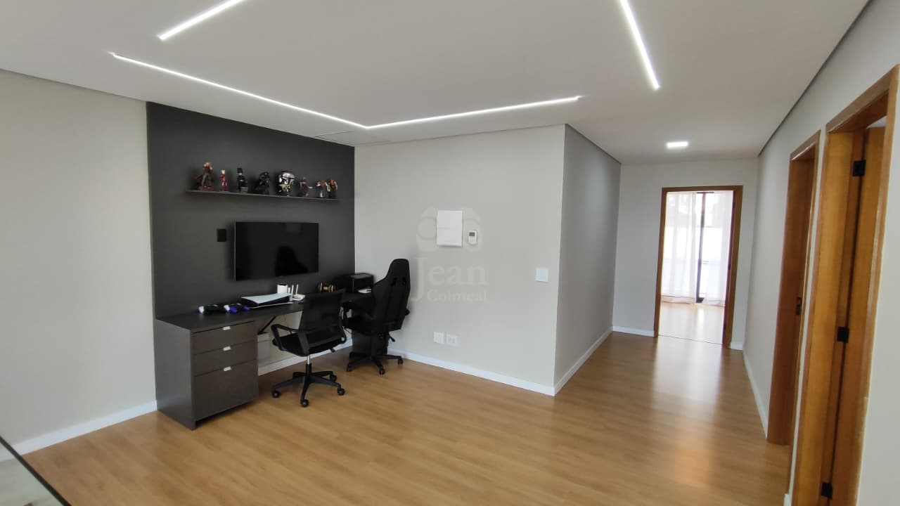 Casa em condomínio à venda no Cezar de Souza: 