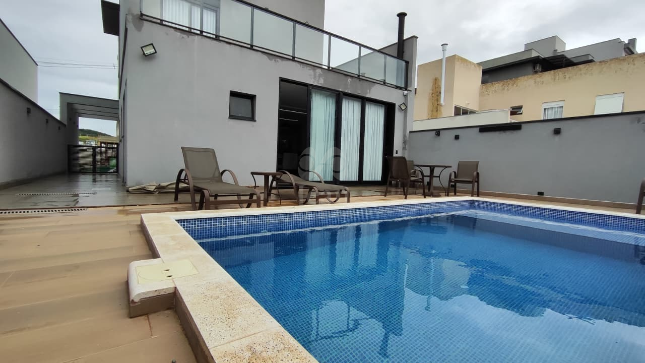 Casa em condomínio à venda no Cesar de Souza: 