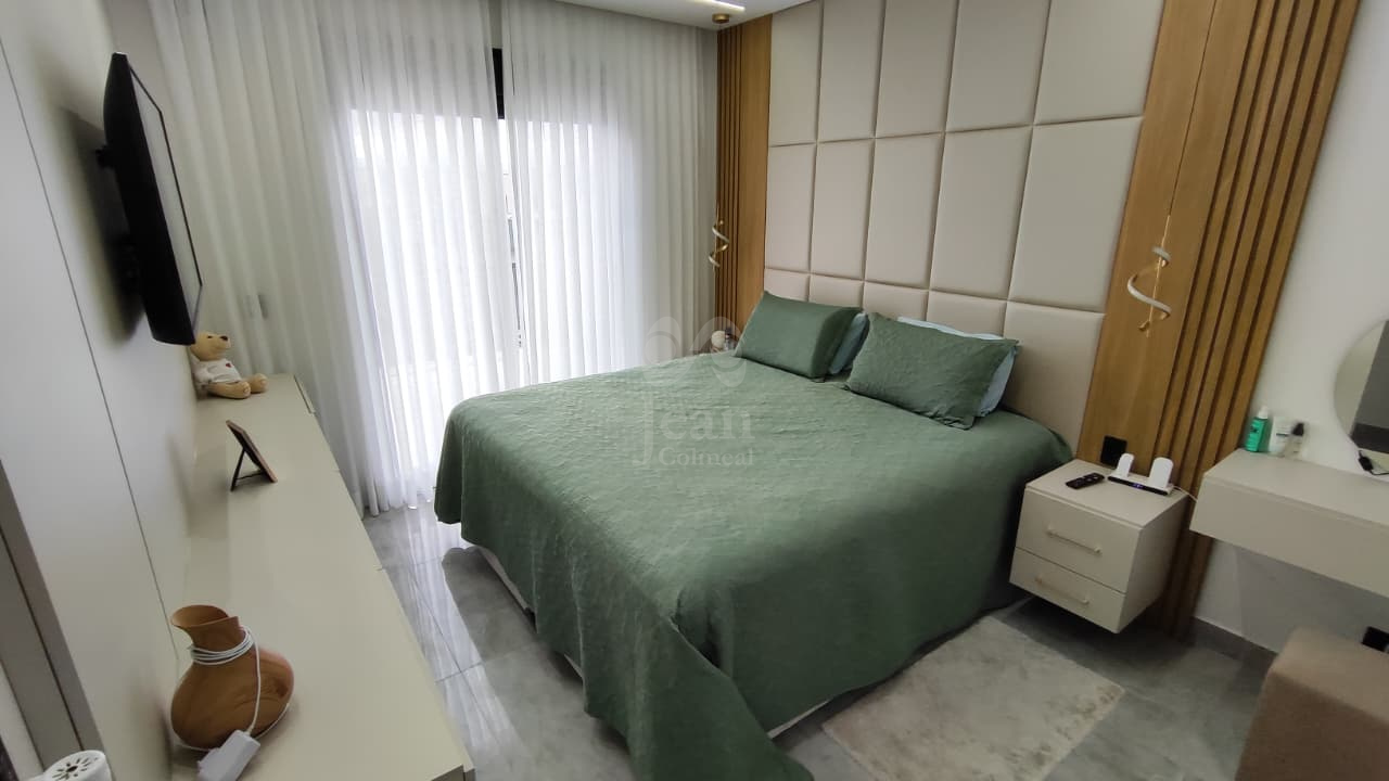 Casa em condomínio à venda no Cesar de Souza: 