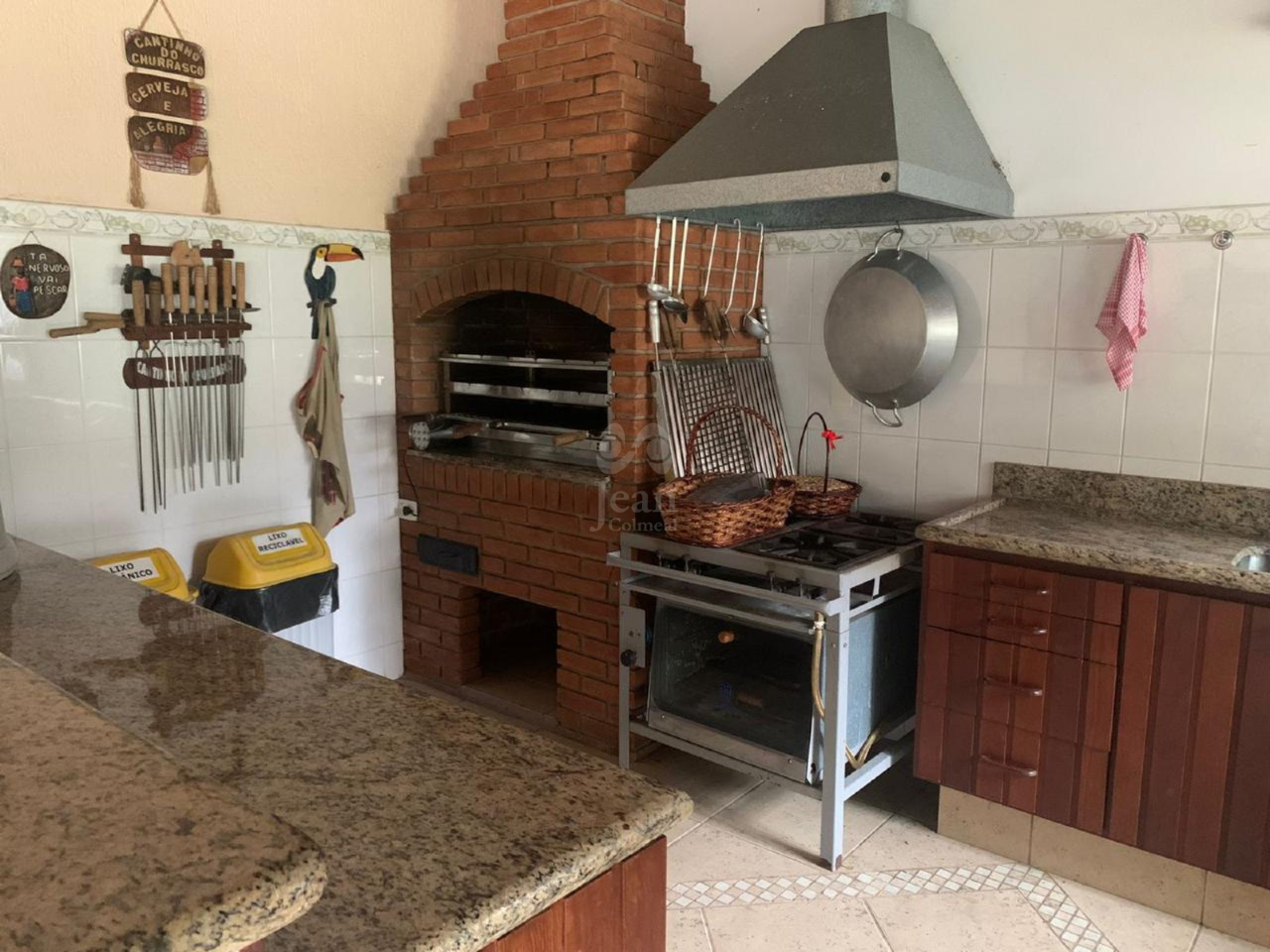 Casa à venda no Vila Suissa: 