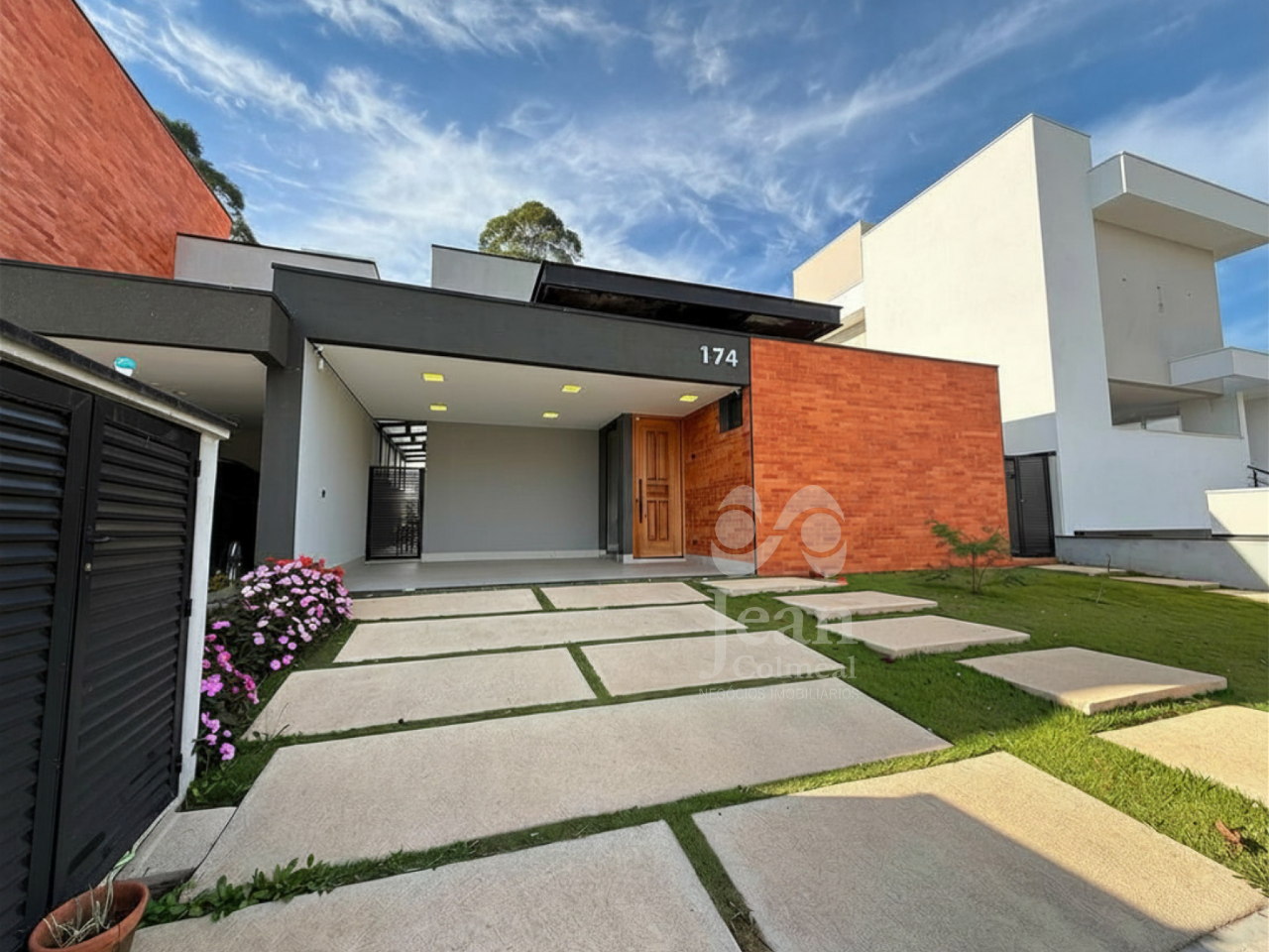 Casa em condomínio à venda no Vila Oliveira: 