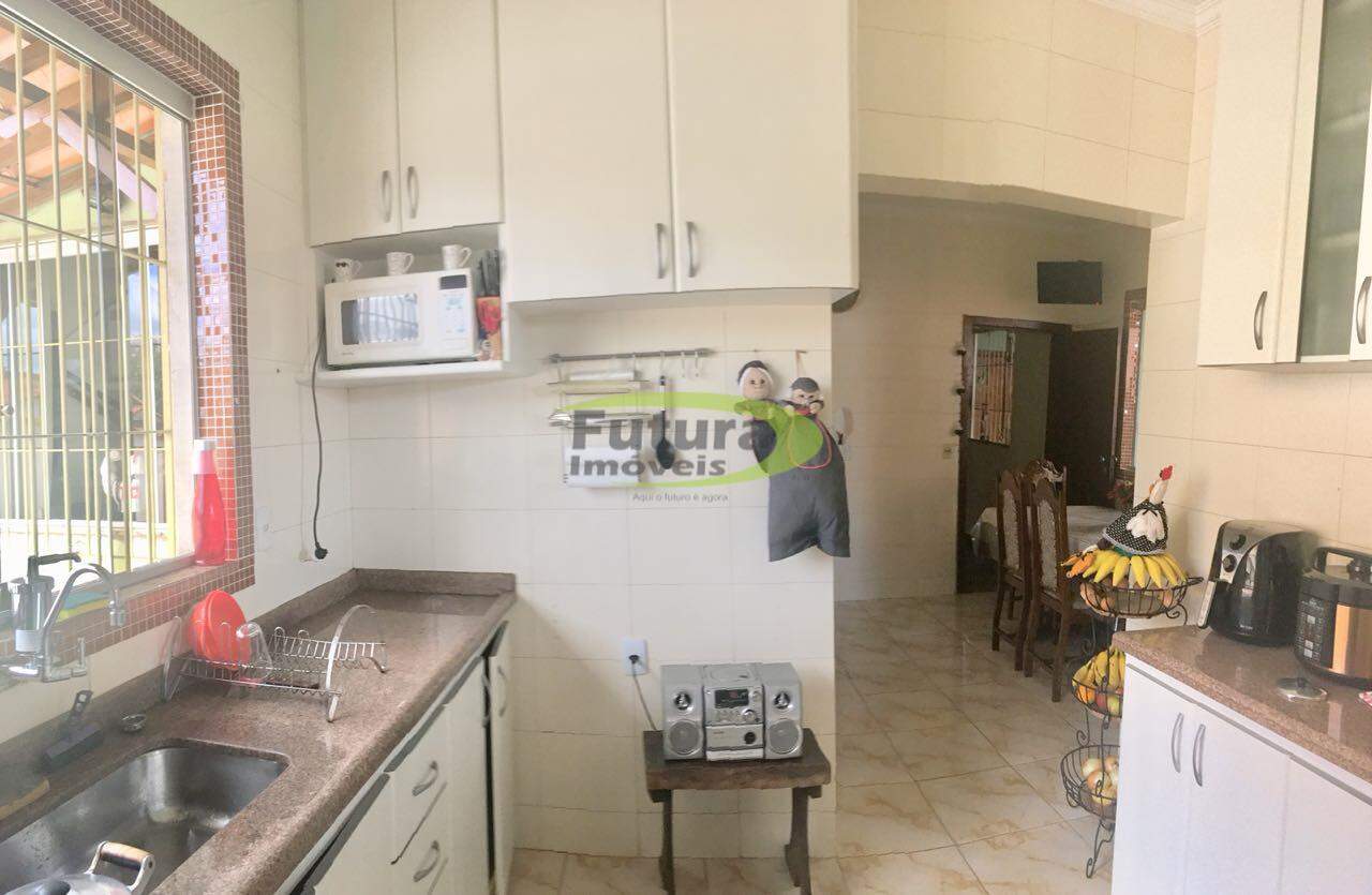 Casa à venda com 3 quartos, 250m² - Foto 6