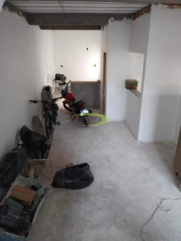 Casa à venda com 3 quartos, 30m² - Foto 24