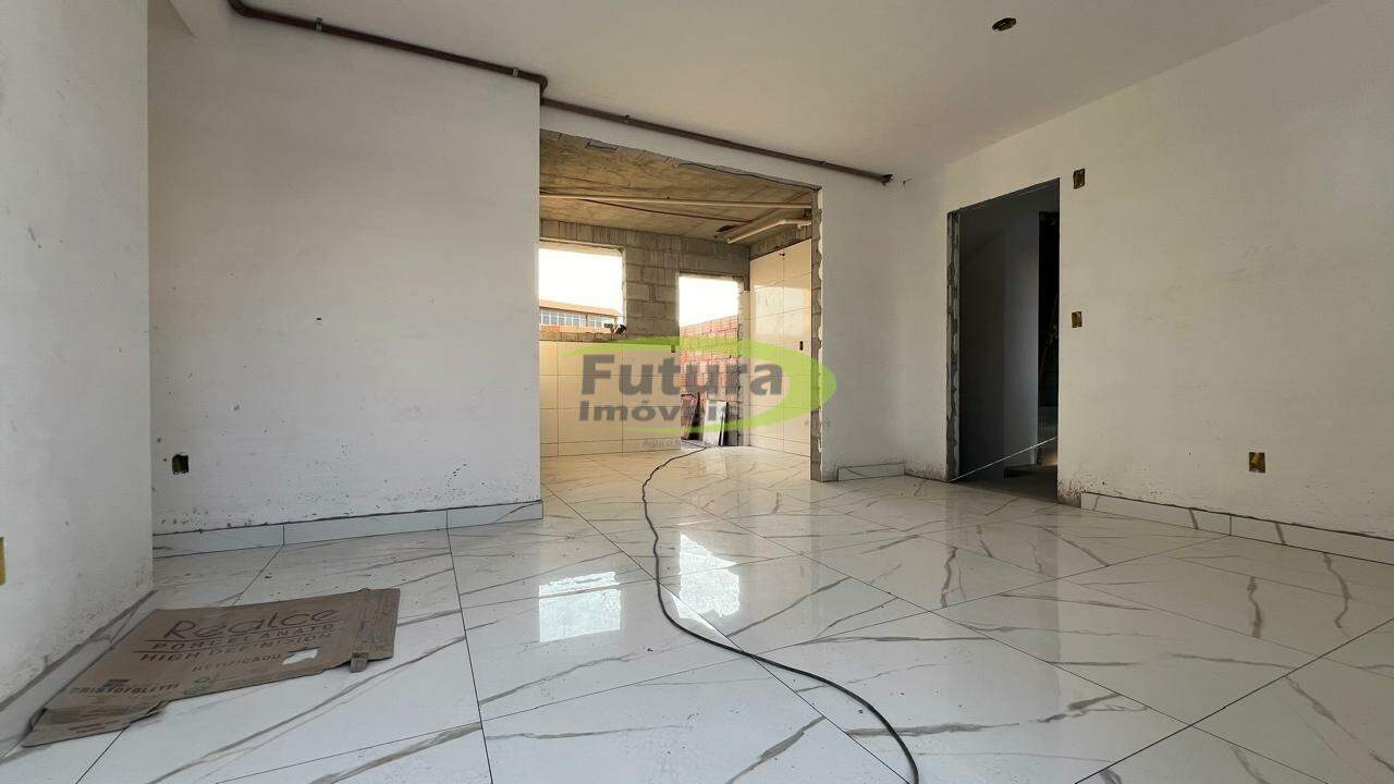 Apartamento à venda com 2 quartos, 660m² - Foto 3