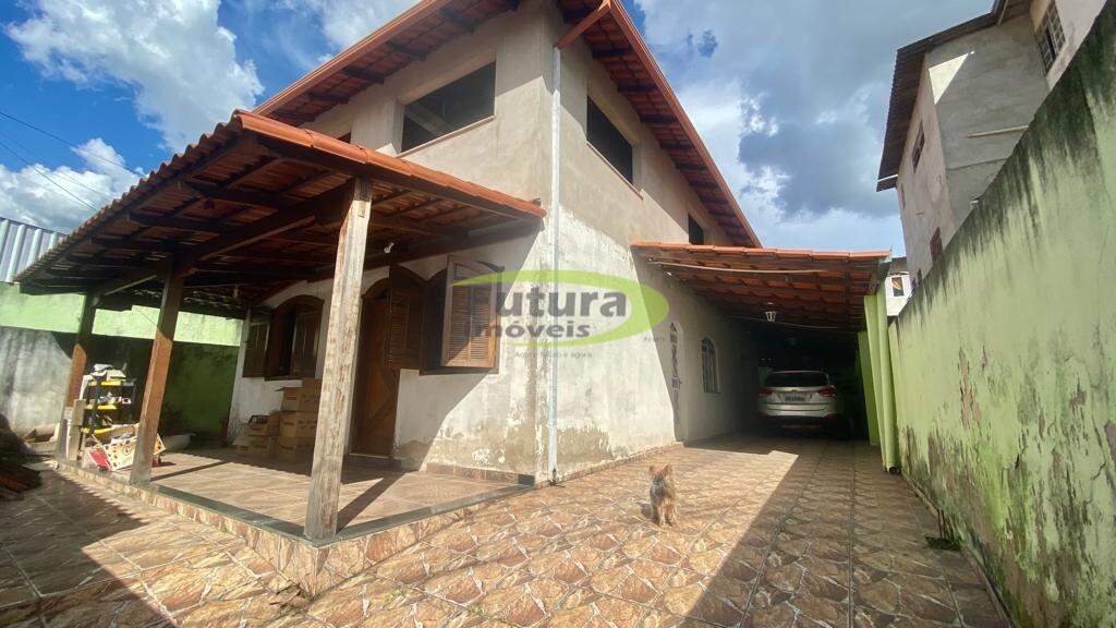 Casa à venda com 4 quartos, 360m² - Foto 2