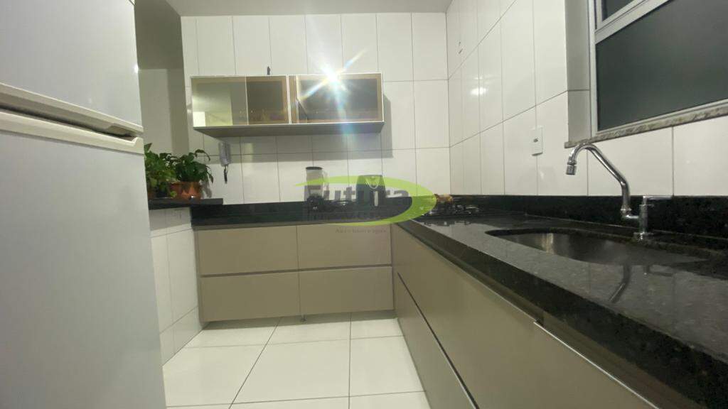 Apartamento à venda com 3 quartos - Foto 2