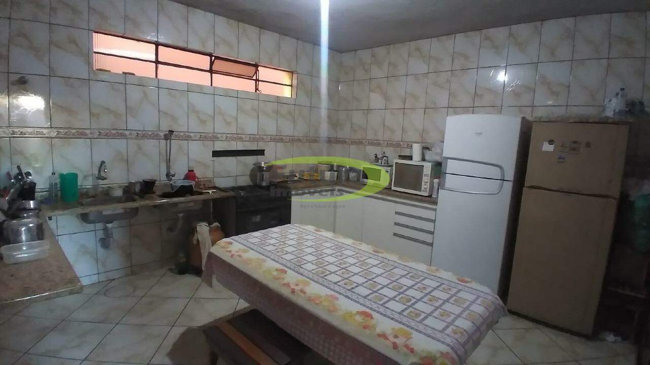 Casa à venda com 3 quartos, 180m² - Foto 9