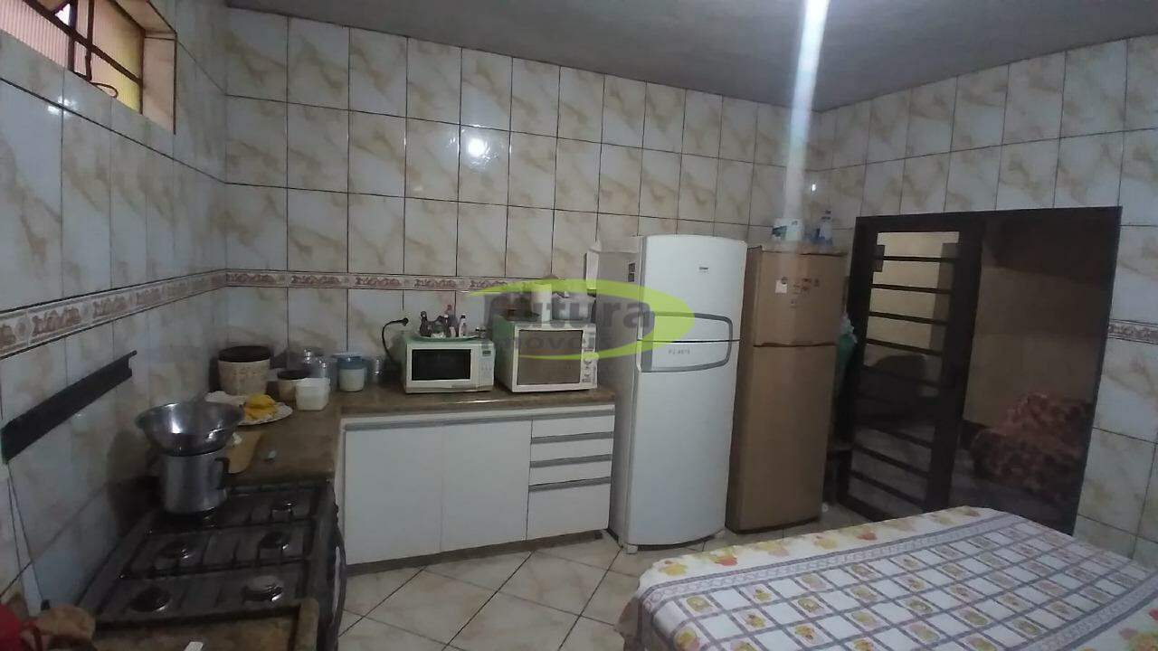 Casa à venda com 3 quartos, 180m² - Foto 6