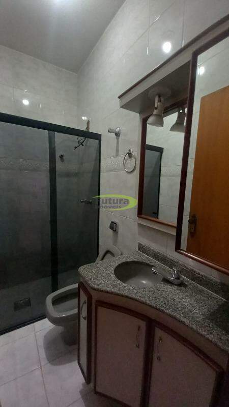 Casa à venda com 3 quartos, 360m² - Foto 13