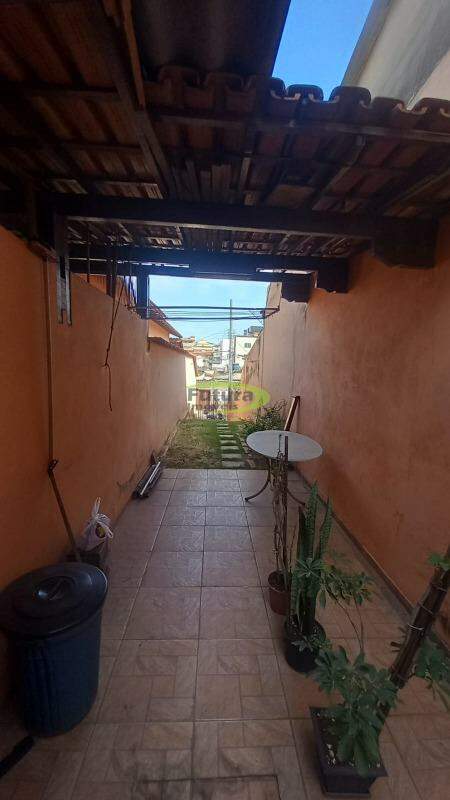 Casa à venda com 3 quartos, 360m² - Foto 16