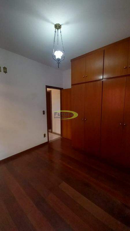 Casa à venda com 3 quartos, 360m² - Foto 7