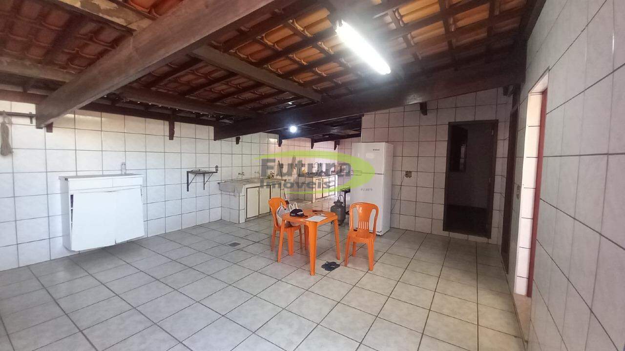 Casa à venda com 3 quartos, 360m² - Foto 14