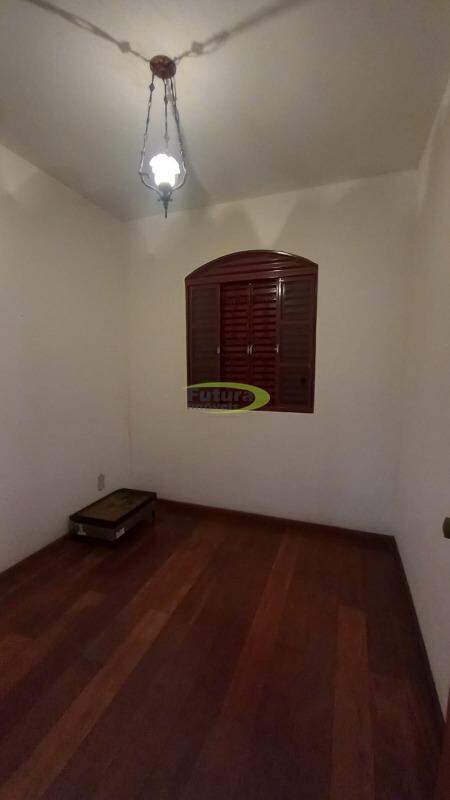 Casa à venda com 3 quartos, 360m² - Foto 6