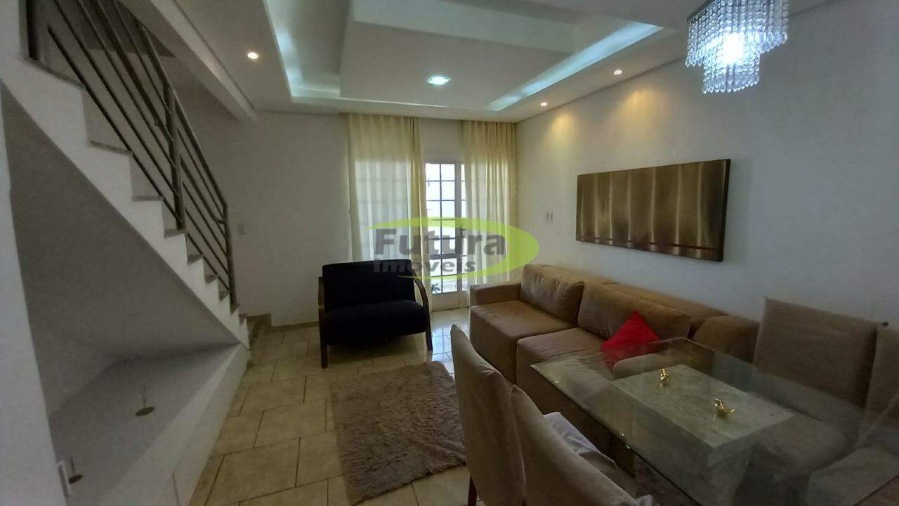 Casa à venda com 3 quartos - Foto 1