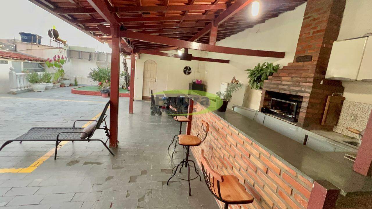 Casa à venda com 4 quartos, 360m² - Foto 5