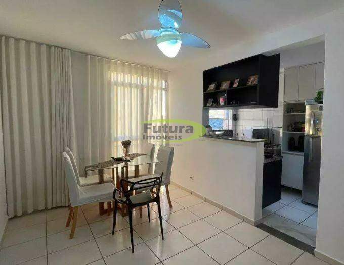 Apartamento à venda com 3 quartos, 8158m² - Foto 1